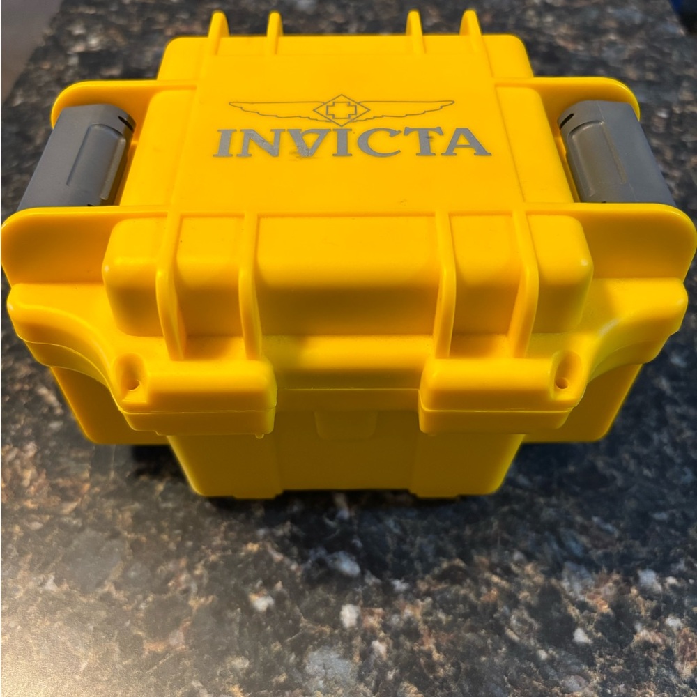 Invicta watch or jewelry carrying case